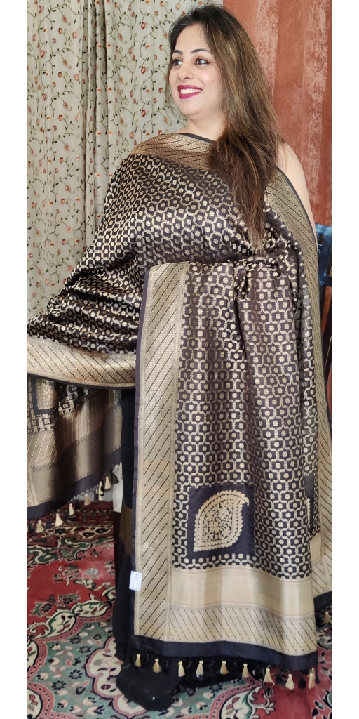Pure Kataan Silk Cut-Work Zari Weaved Dupatta with Konia on Corners